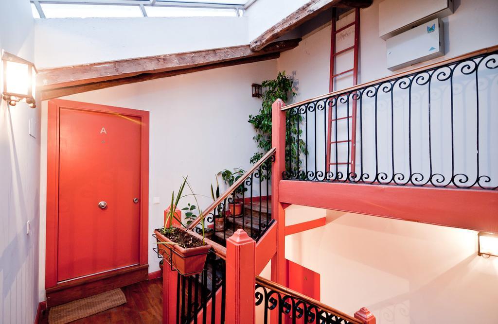 Apartamentos Puerta Del Sol I مدريد الغرفة الصورة