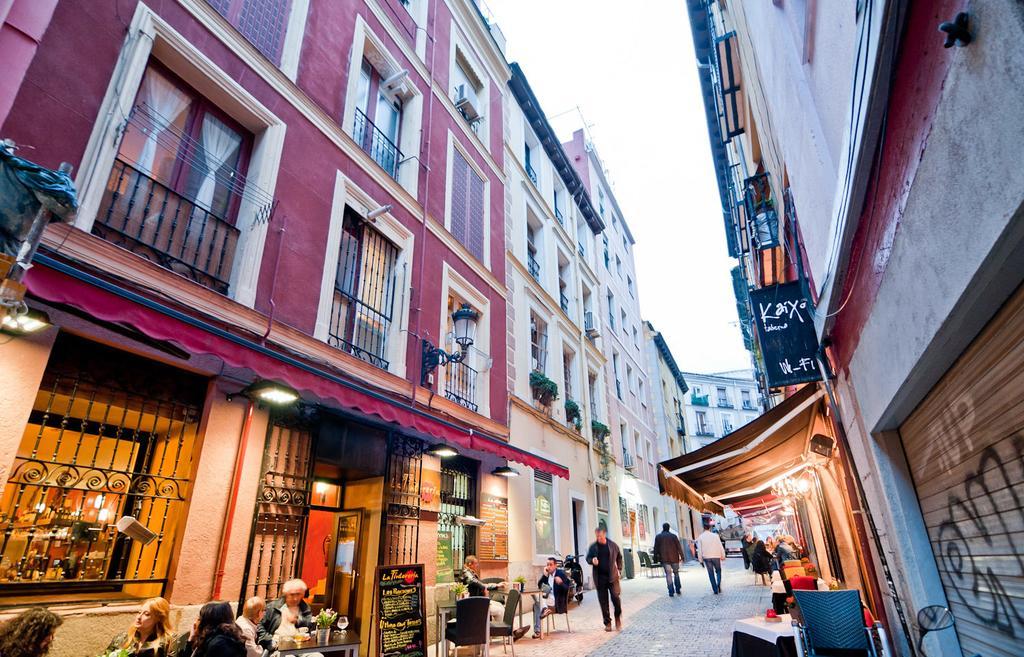 Apartamentos Puerta Del Sol I مدريد الغرفة الصورة