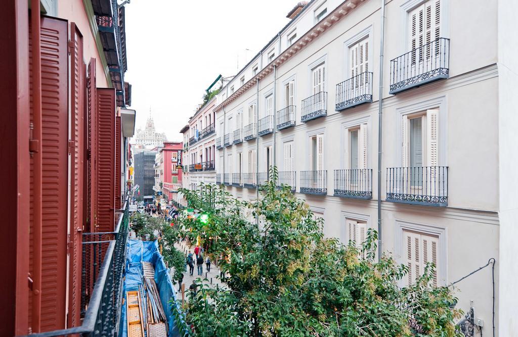 Apartamentos Puerta Del Sol I مدريد الغرفة الصورة