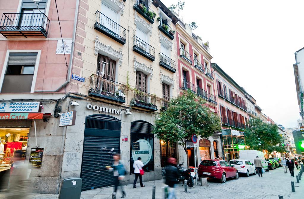 Apartamentos Puerta Del Sol I مدريد الغرفة الصورة