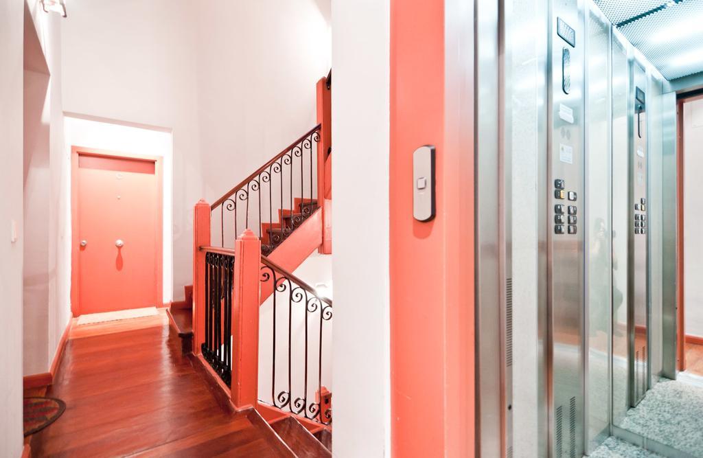 Apartamentos Puerta Del Sol I مدريد الغرفة الصورة
