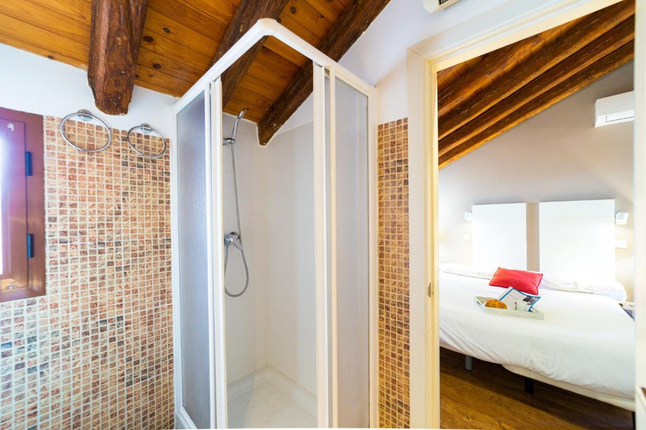Apartamentos Puerta Del Sol I مدريد المظهر الخارجي الصورة