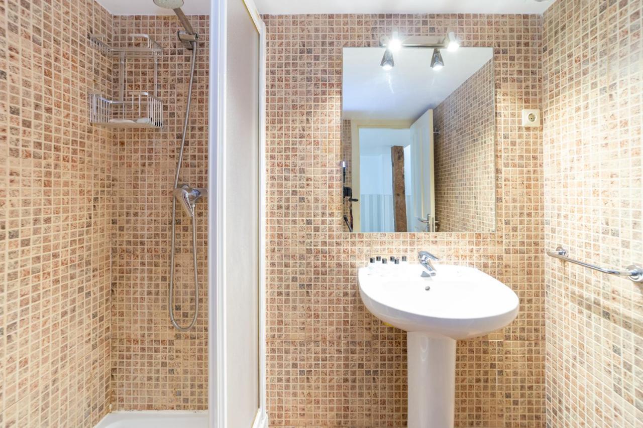 Apartamentos Puerta Del Sol I مدريد المظهر الخارجي الصورة
